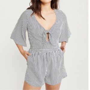 Abercrombie & Fitch Striped Tie Front Romper Size Small